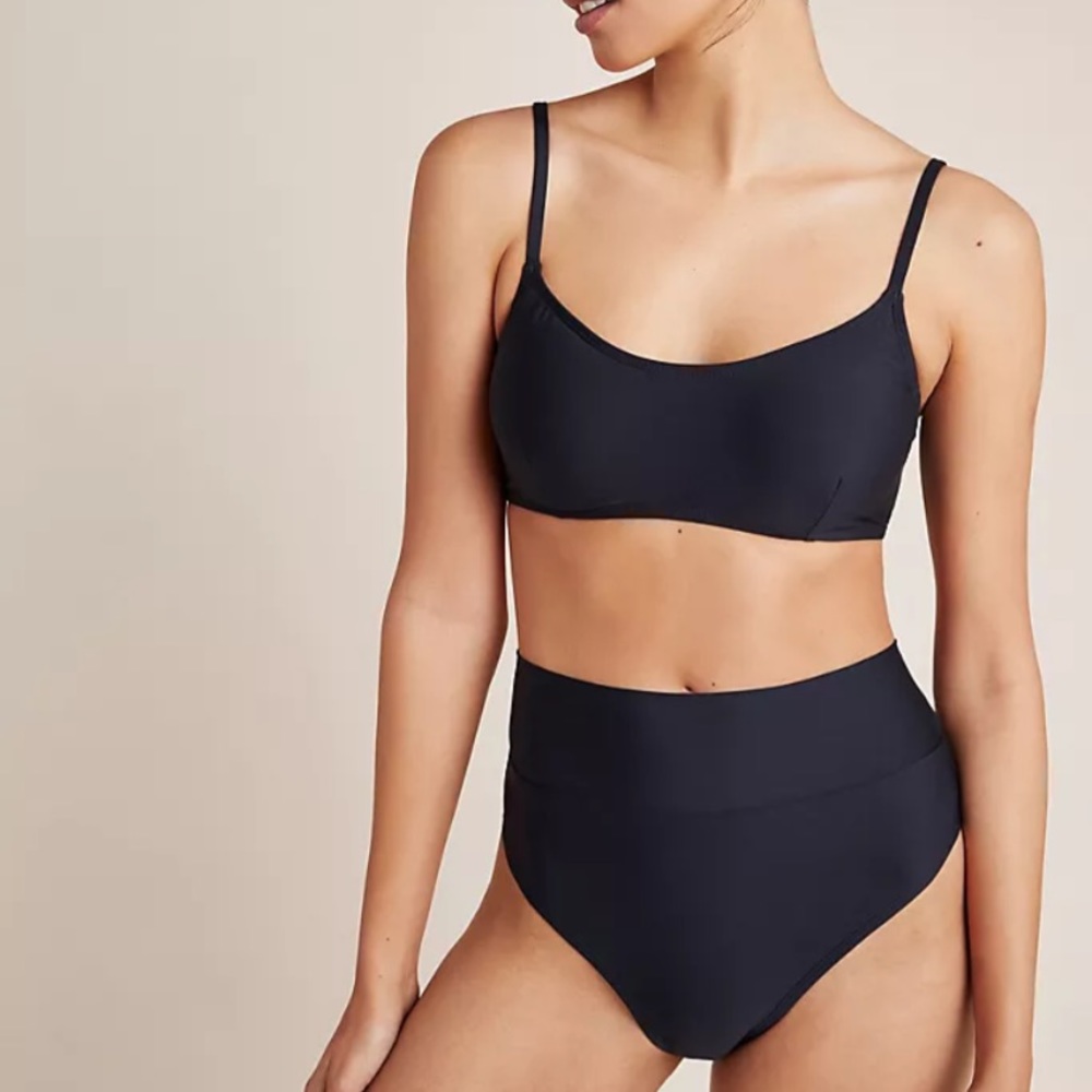 NWT scoop neck bikini top